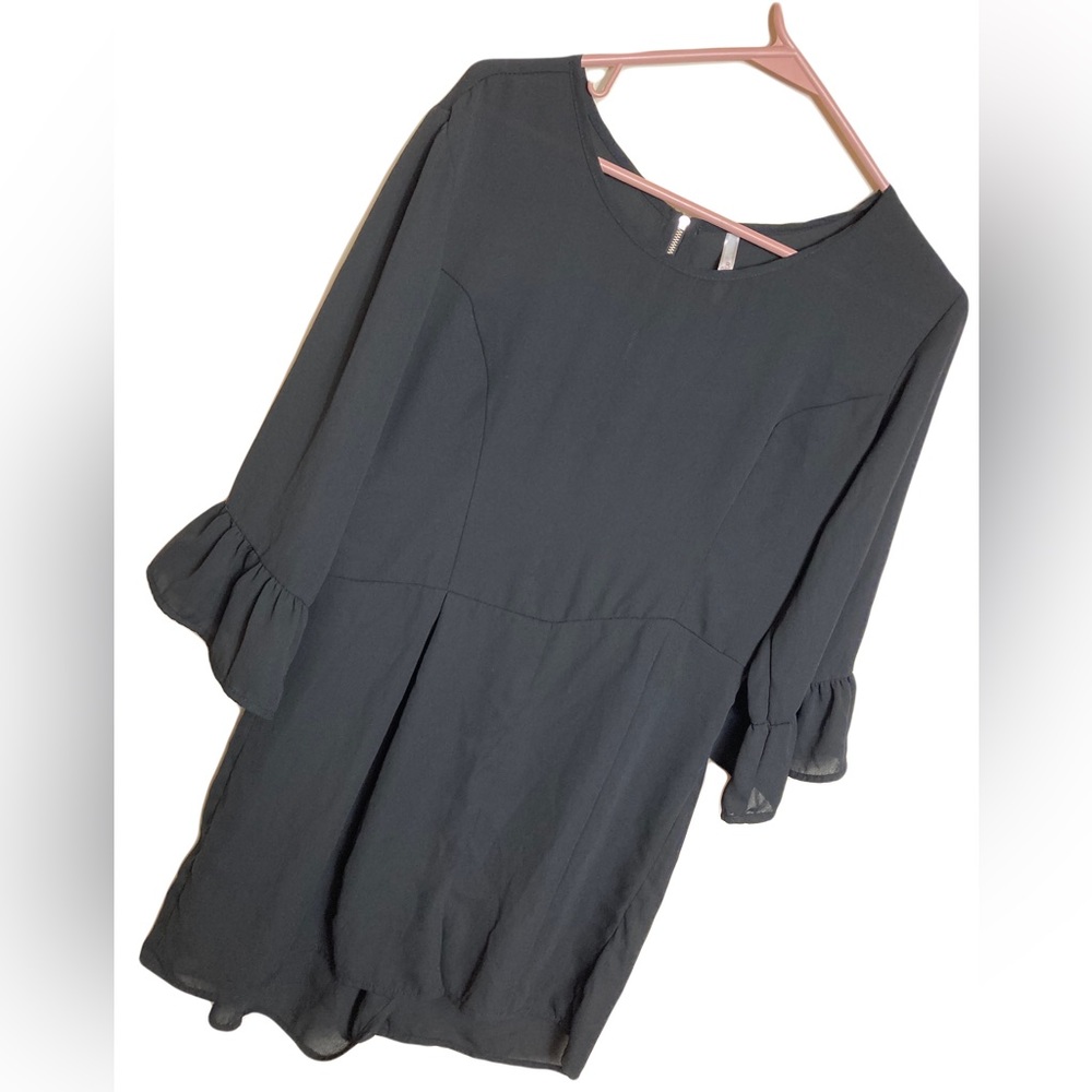 Black Quarter Sleeve Romper Size Large - Picture 3 of 3
